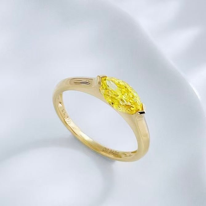 18K金 0.9克拉 菱光曳影黃鑽戒指 - Juyao鉅曜