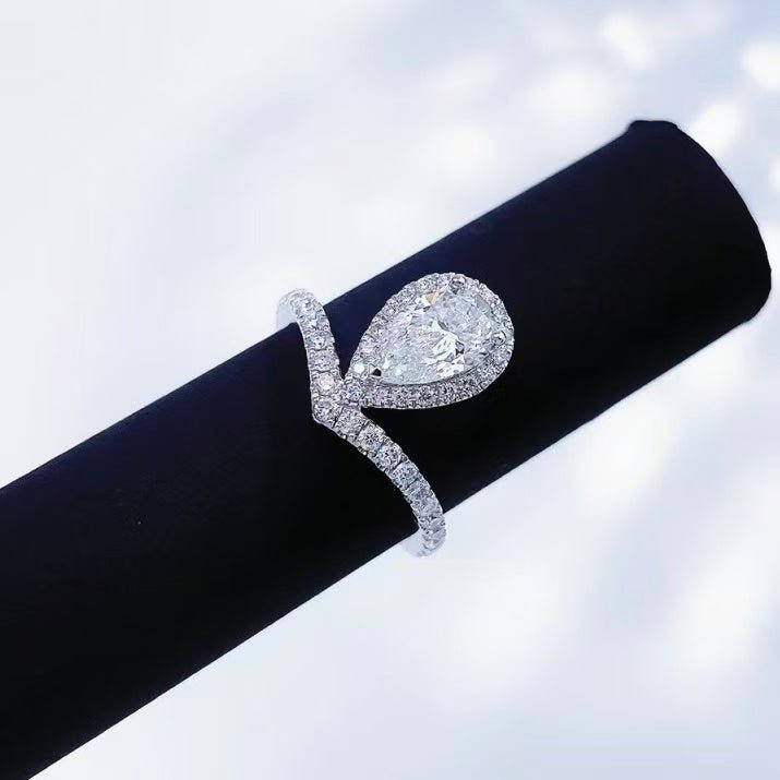 鉑金PT950 IGI 1克拉 豪華公主水滴鑽石戒指 - Juyao鉅曜